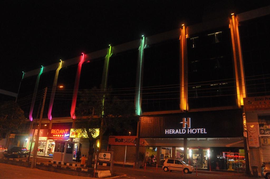 Herald Hotel Malacca Exterior photo